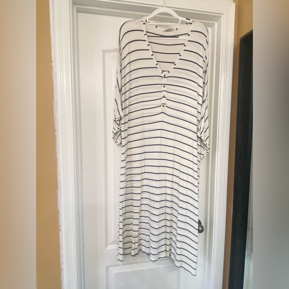 Stripe dwell and slumber caftan. Good condition